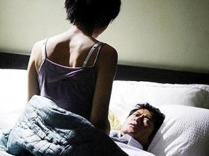 男生女生一起嗟嗟嗟很痛，这种情况正常吗？应该如何应对？